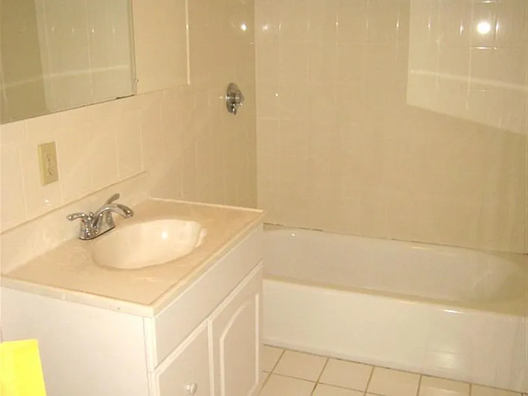 239 Columbia St #2 — Photo 7