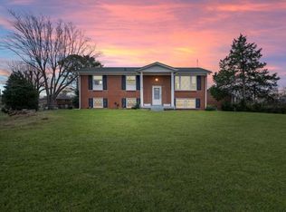 400 Burch Rd, Clarksville, TN 37042