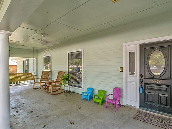 2nd image of 500 Hyde Park Blvd