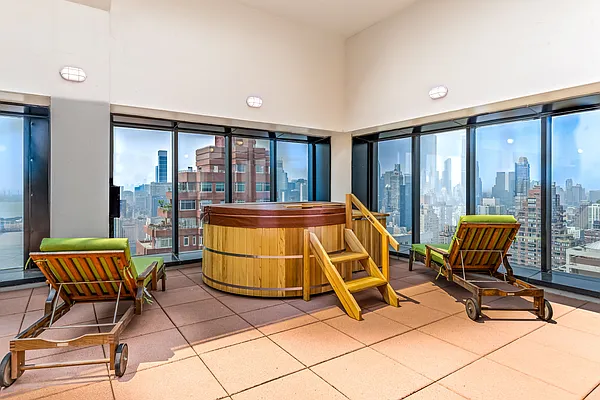 Rented by Vector New York, LLC | media 9