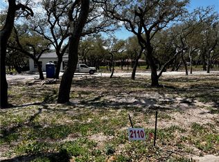2210 Royal Oaks Trl, Rockport, TX 78382