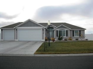 9369 Castlewood Dr SE, Moses Lake, WA 98837