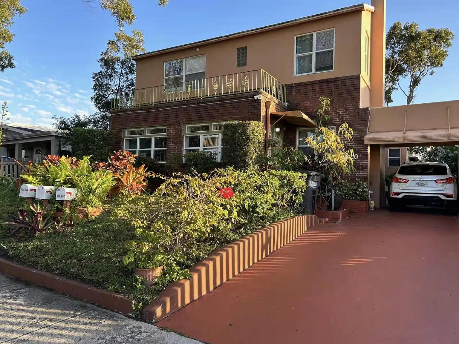 2 bed, 2.0 bath, 850 sqft, $2,500 — Photo 2