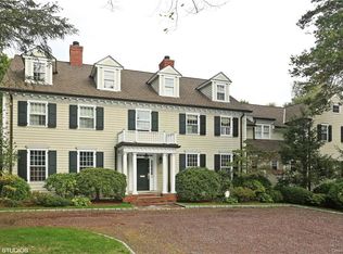 237 Heathcote Rd, Scarsdale, NY 10583