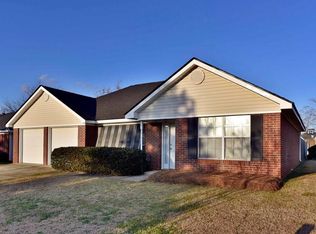 120 Mossydale Ln, Albany, GA 31721