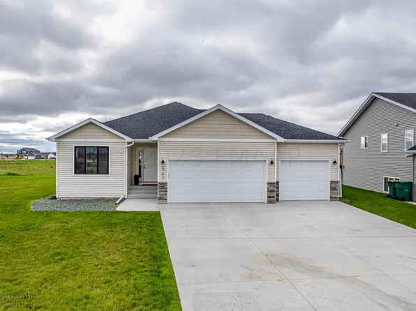 6702 72nd Ave S, Horace, ND 58047