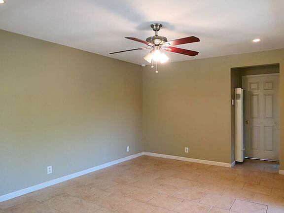 5th image of 1588 Blossom Hill Rd APT 4