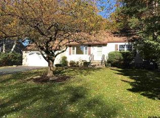 59 Longmeadow Dr, Delmar, NY 12054