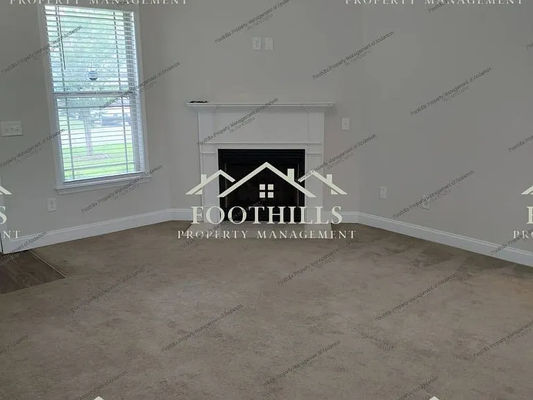 155 Norfolk Cir — Photo 2