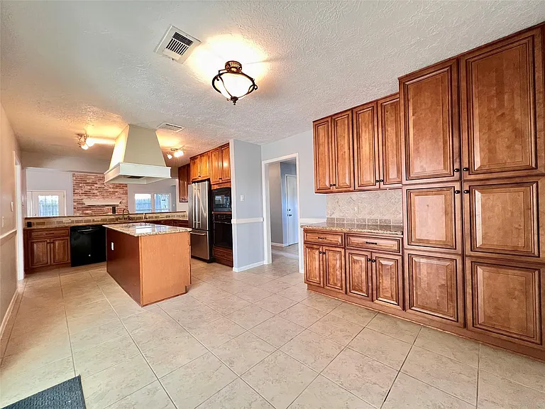 11407 Briar Rose Dr — Photo 10