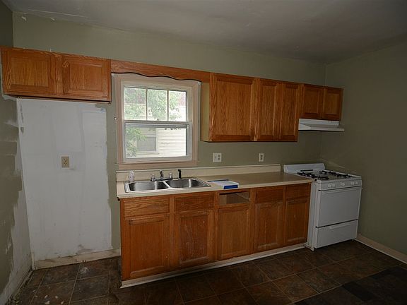 4th image of 1207 Woodbridge St