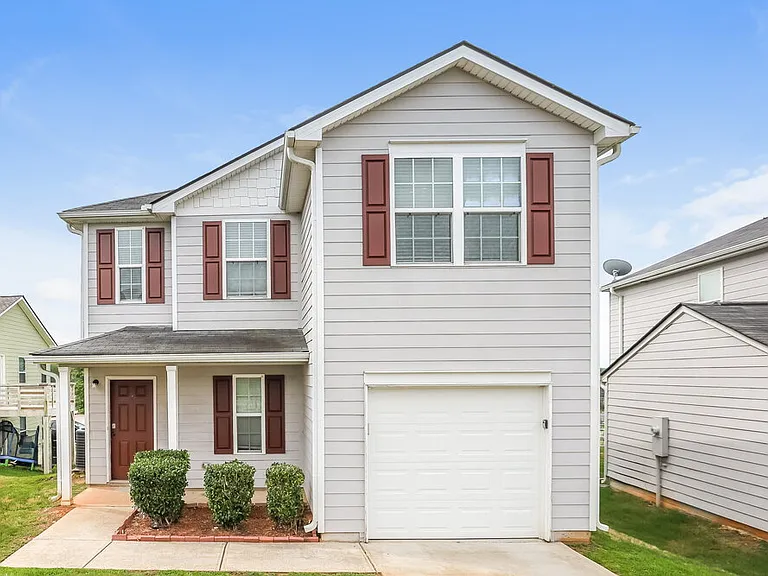 302 Freeman Cir — Photo 1