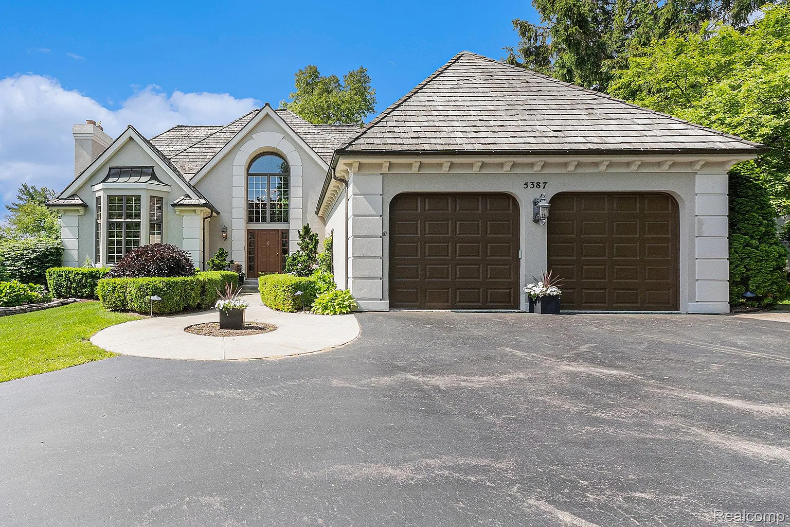 5387 Bristol Parke Dr photo 1