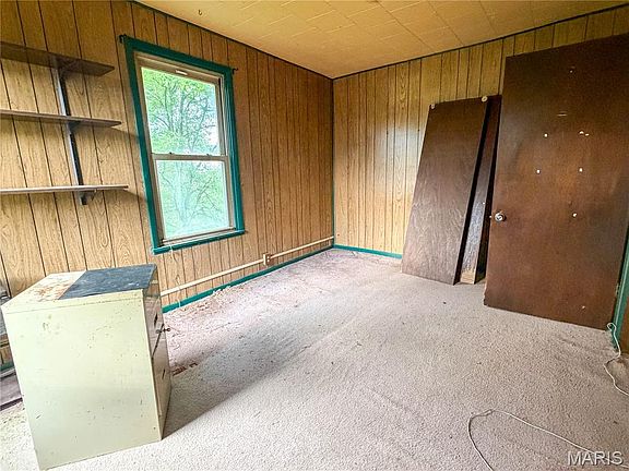 5th image of 115 Rose Ln