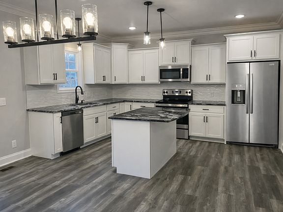 4th image of 3084 Timberdale Dr