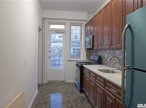 3rd image of 10421 89th Ave