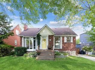 25 Arcadian Cir, Toronto, ON M8W2Z2
