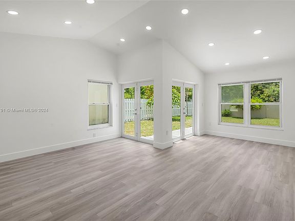 2nd image of 671 Thornridge Ave