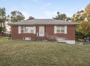 31 Edge Hill Rd, Wappingers Falls, NY 12590