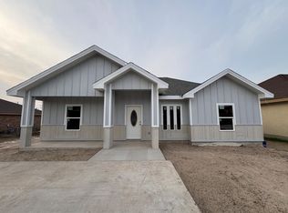 102 Winchester Rd, Eagle Pass, TX 78852