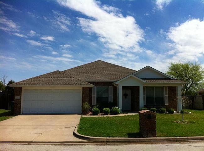 1st image of 202 Amanda Ct
