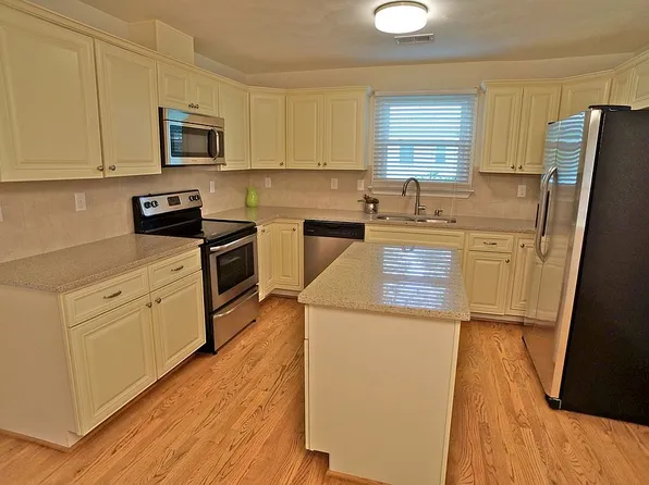 220 West Ln, Virginia Beach, VA 23454