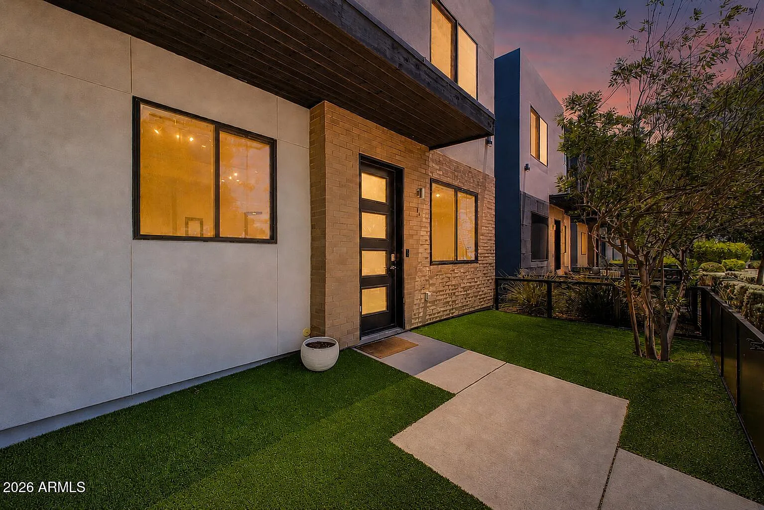 3 bed, 2.5 bath, 1708 sqft, $3,250 — Photo 3