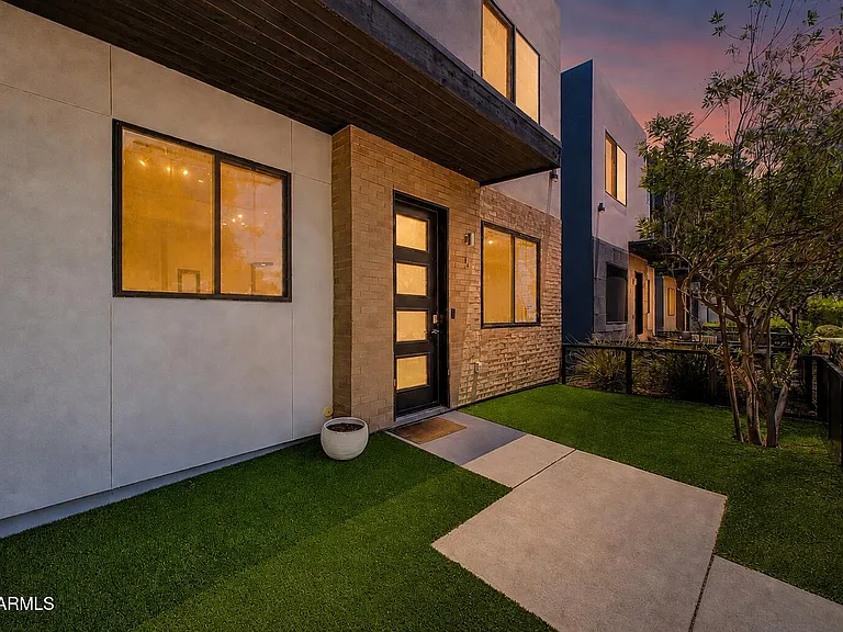 2825 N 42nd St #5 — Photo 3