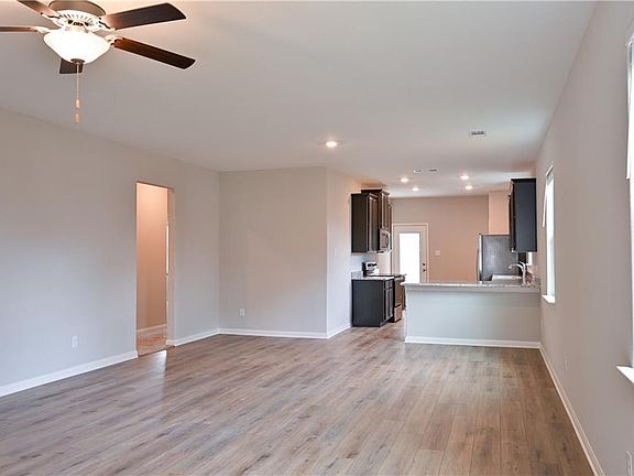 2nd image of 218 Mount Vernon Way