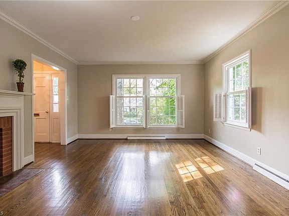 4th image of 1107 Hill St