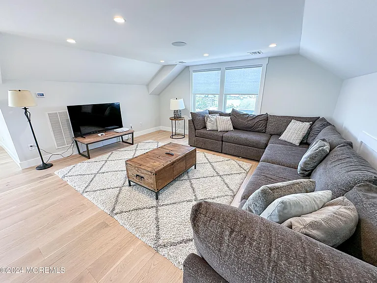 520 Normandy Dr #WKLY SUMMER RENTAL — Photo 56