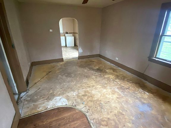 4th image of 2313 W Wiswall St