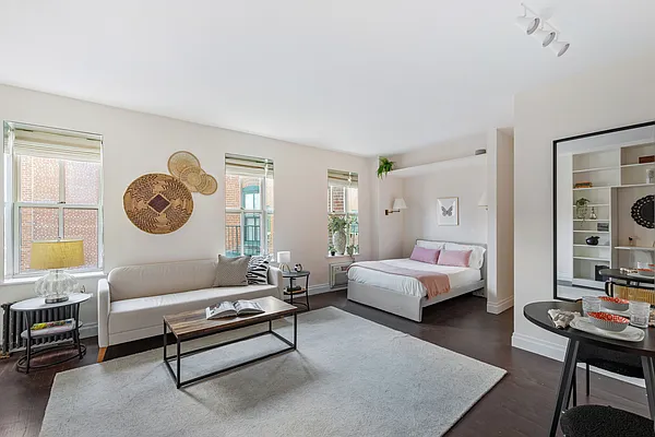 Sold by Compass | media 1