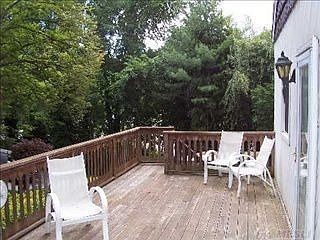 2nd image of 628 Glen Cove Rd