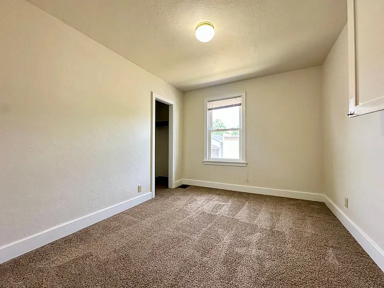 814B Pine St — Photo 11