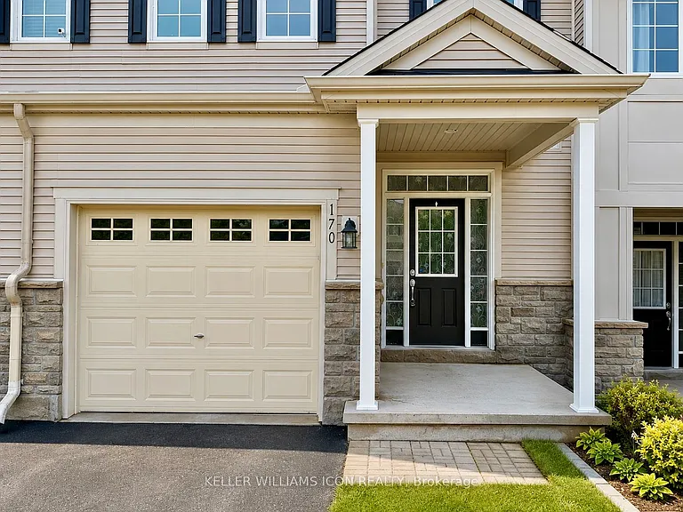 170 Laramie Cres — Photo 2