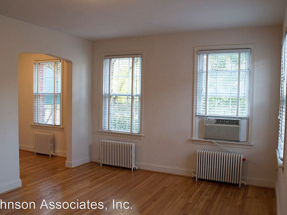 Luray Apartments/JohnsonQuinn Associates 403 E Luray Ave Alexandria