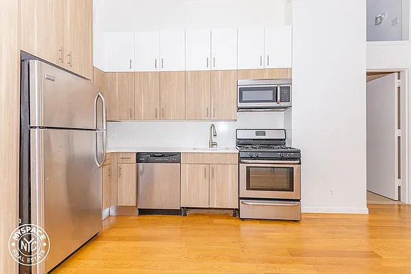 Rented by MySpaceNYC | media 31