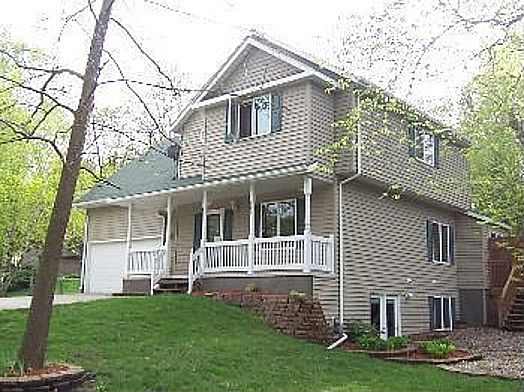 front/side (walk out bsmnt)