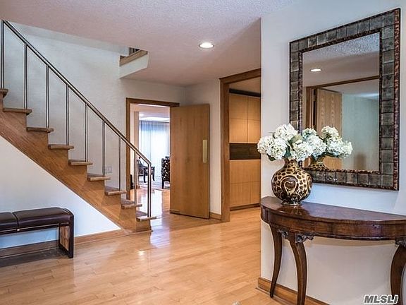 5th image of 1 Bostwick Ln