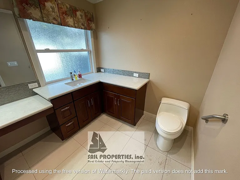 220 Baltimore Ave — Photo 8