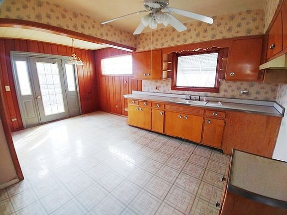2nd image of 4545 N Melvina Ave