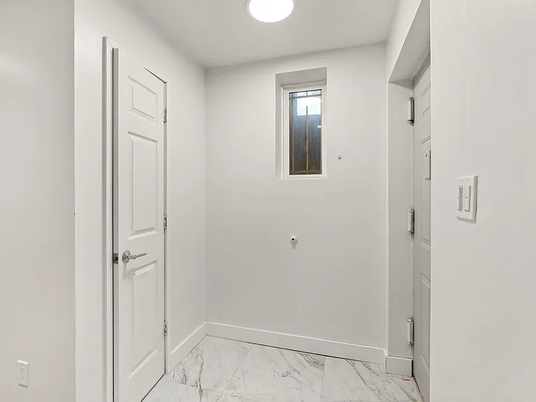 385 Vernon Ave #1E — Photo 7