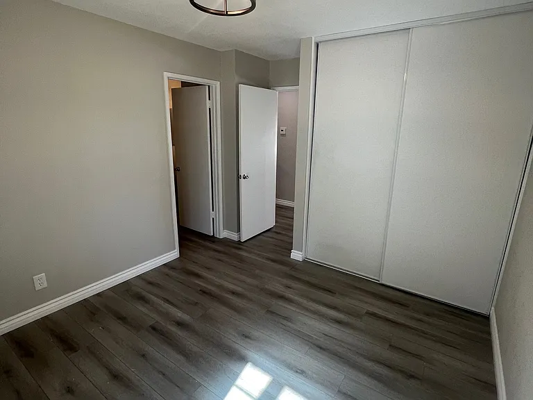 2800 Regina Ave — Photo 14