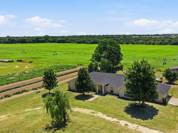 4th image of 1640 County Road 185