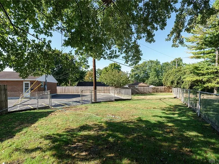 3433 Woodman Dr — Photo 14