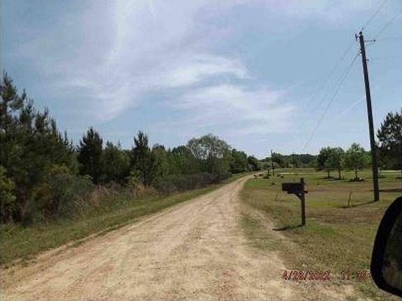 Exterior Neighborhood (street photo)