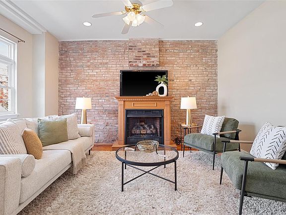 2nd image of 2438 Lemp Ave