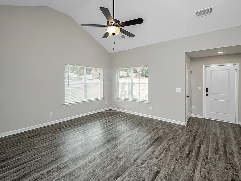 390 Woodland Cir — Photo 9