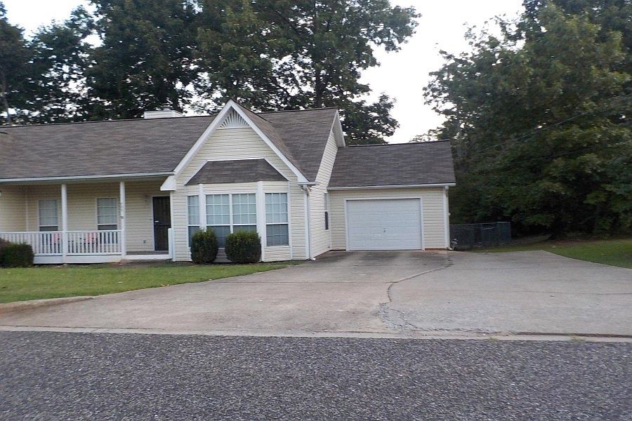 2nd image of 400 Martin Dr